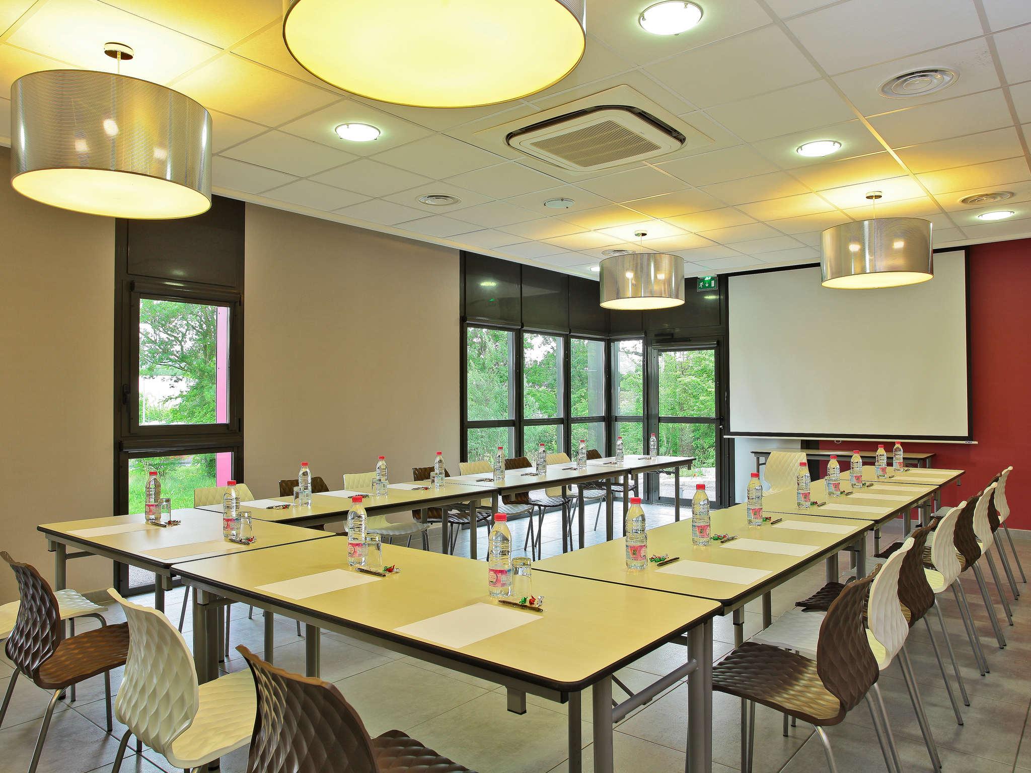 מלון קסטרה Ibis Styles Castres מראה חיצוני תמונה