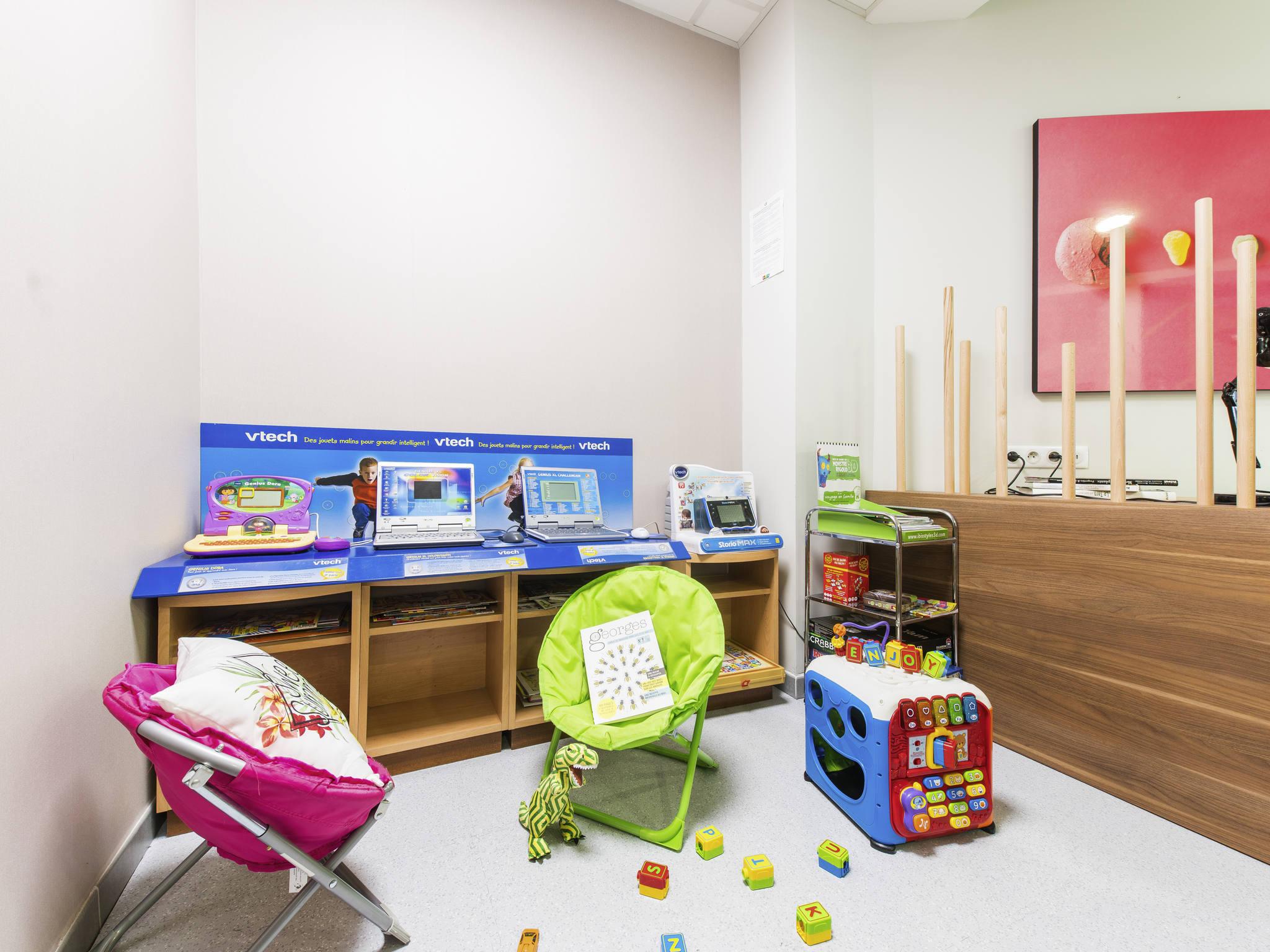 מלון קסטרה Ibis Styles Castres מראה חיצוני תמונה